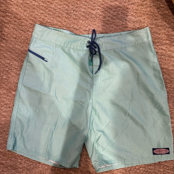Vineyard Vines men’s board shorts size 35 - Picture 5 of 6